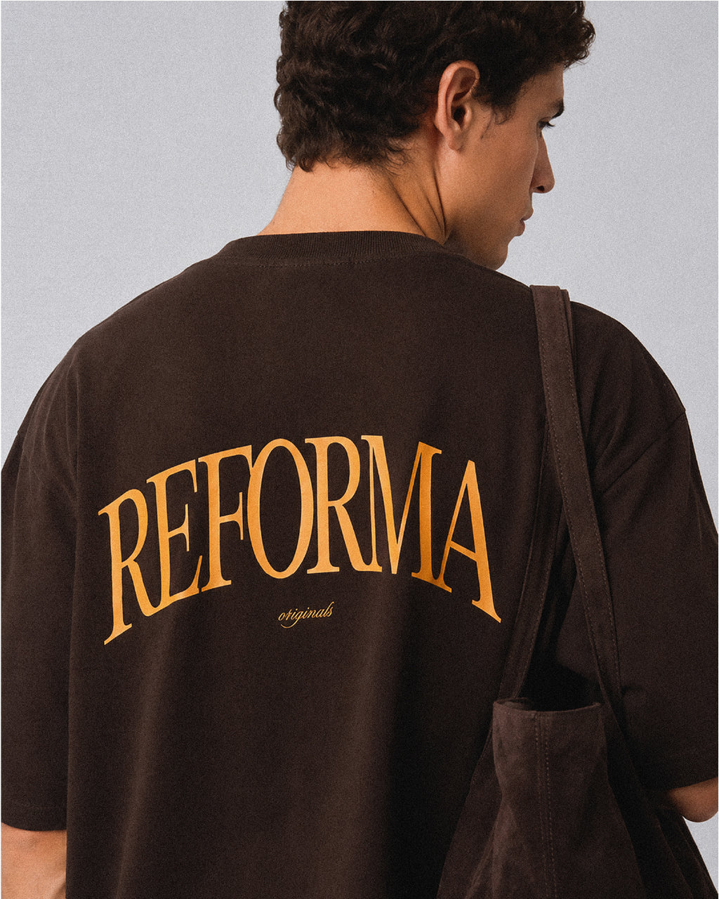 VARSITY T-SHIRT - Dark Brown